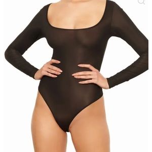 NWT - SKIMS bodysuit - onxy.  size L. Jelly Sheer Long Sleeve Thong Bodysuit